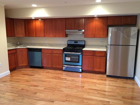 3rd image of 111 Wales Ave #2