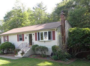 4 Surrey Ln, Webster, MA 01570