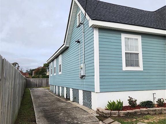 3rd image of 2624 Painters St