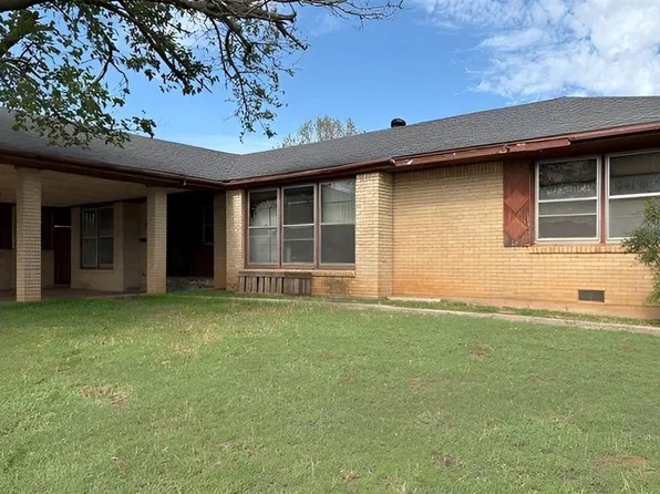 1117 Lee Ave, Clinton, OK 73601