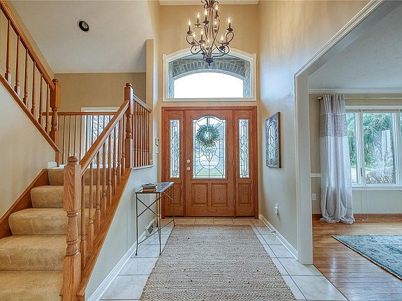 2nd image of 201 Palomino Dr