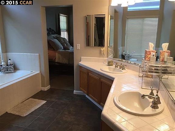 5th image of 4149 Beacon Pl