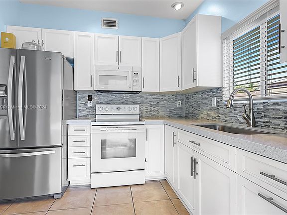5th image of 20040 NW 62nd Ave