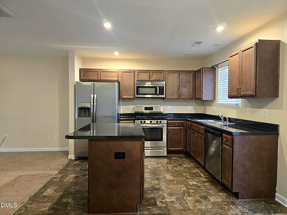 3rd image of 202 Mason Rd