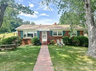 42 Ashe Rd, Candler, NC 28715