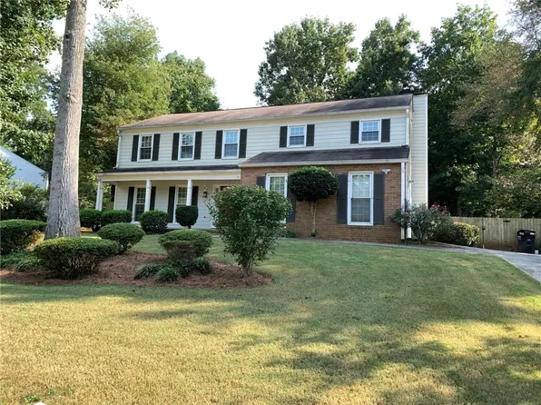 4536 Woodlawn Lake Dr, Marietta, GA 30068