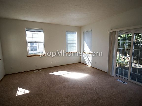 4th image of 15045 SE Elm Park Dr