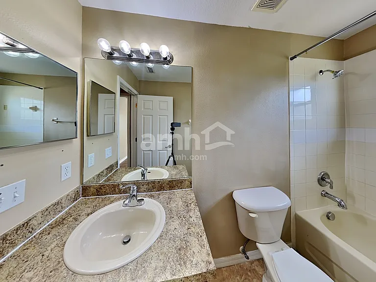 3247 Chessington Dr — Photo 19