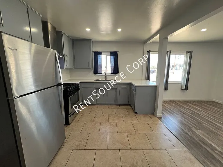 222 E Virginia Way — Photo 8