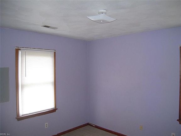 4th image of 1518 Willow Ave