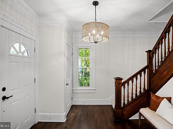 3rd image of 20 E Woodland Ave