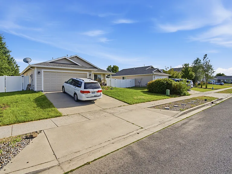 9623 Nick Ave — Photo 5