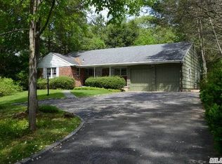 379 Frost Pond Rd, Glen Head, NY 11545