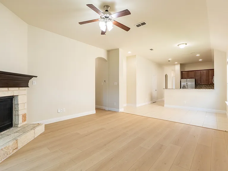 612 Calliopsis St — Photo 15