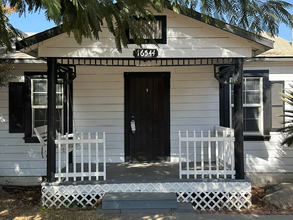 16544 Avenue 291