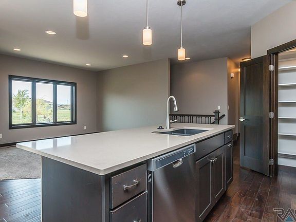 4th image of 203 S Shebal Ave
