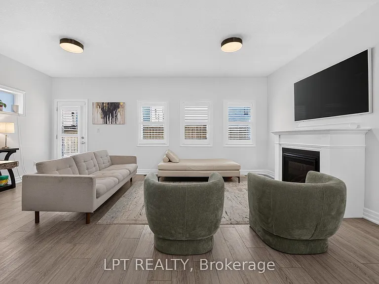 148 Hollybrook Trl S — Photo 8
