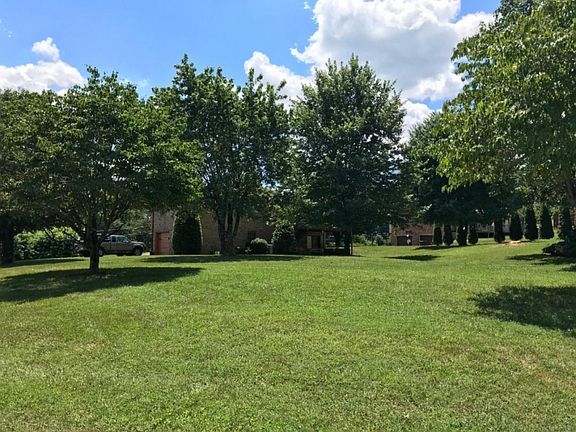 4th image of 109 Eaton Ln