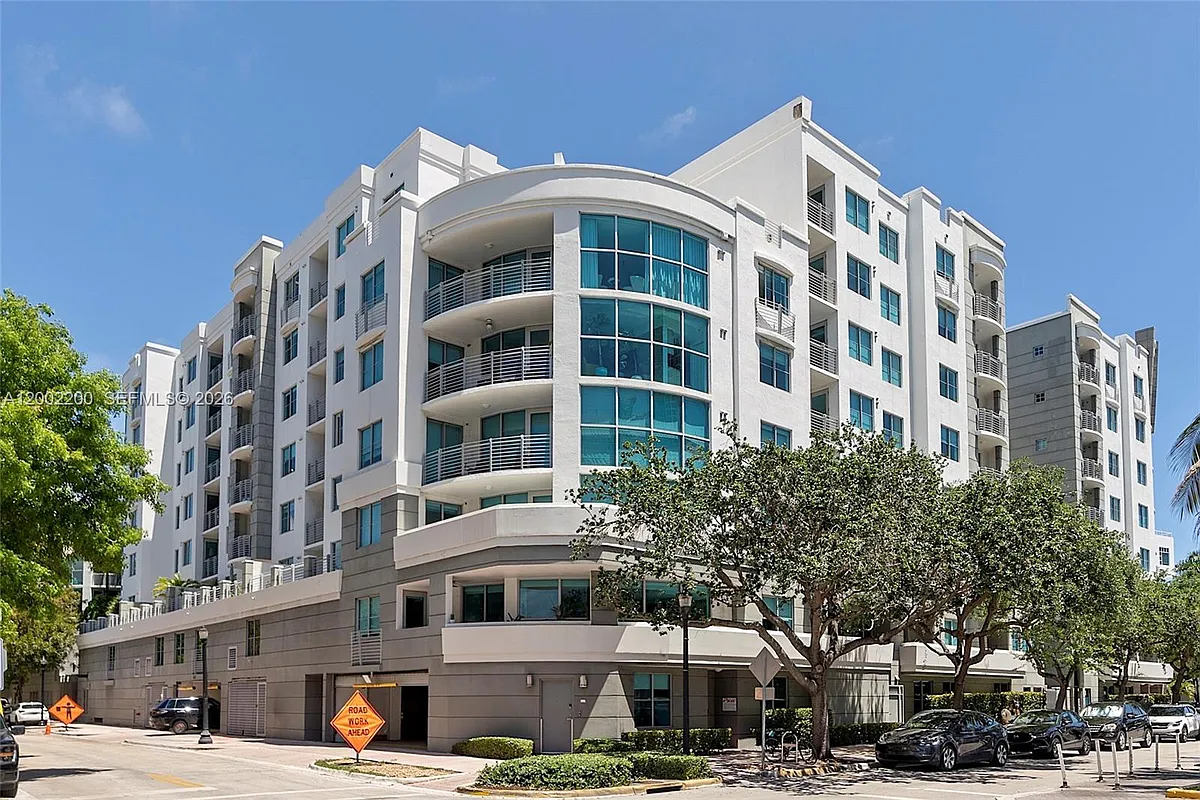 Building Photo - 110 Washington Ave #1502