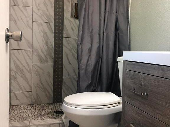 2nd image of 6039 S 18th Ave
