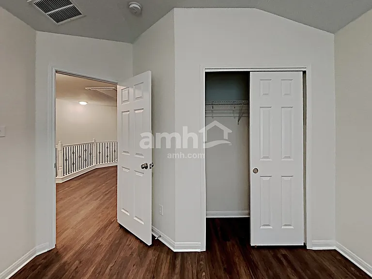 1038 Lauren St — Photo 18