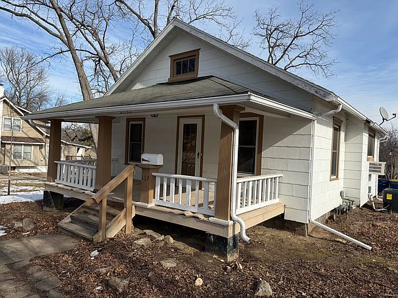 2nd image of 137 Dorsey St