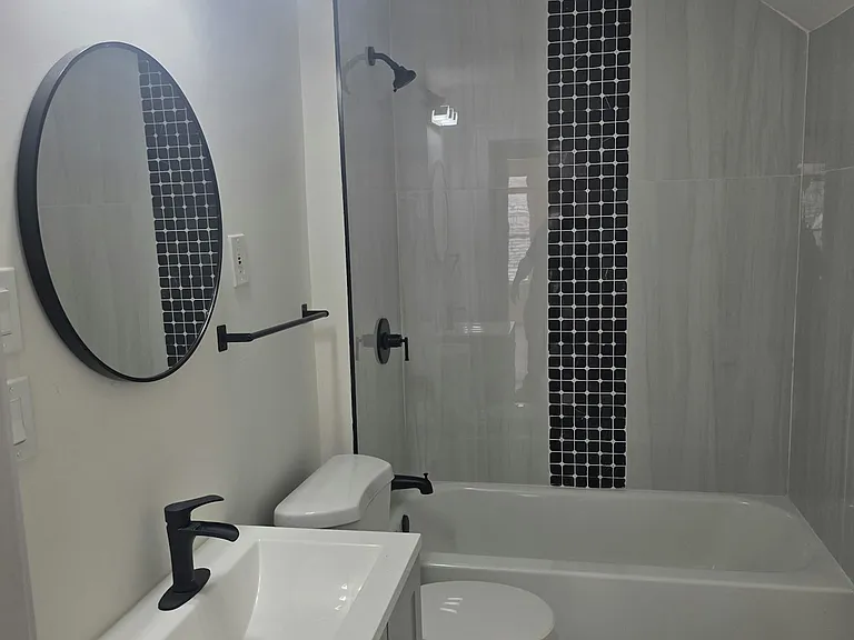 1278 W 102nd St #3 — Photo 5