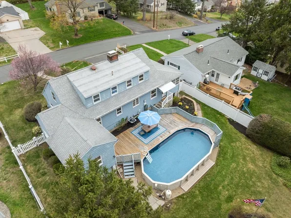 20 Laurence Dr, West Springfield, MA 01089