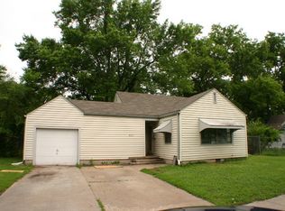 827 NE Forest Ave, Topeka, KS 66616
