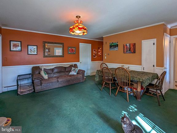 5th image of 1055 Oaklawn Dr