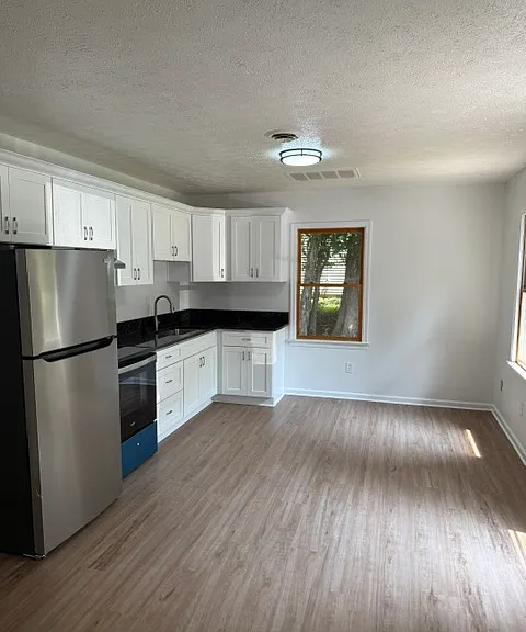 116 Raleigh St — Photo 17