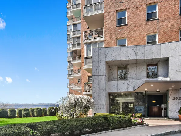 2621 Palisade Avenue image 17 of 22