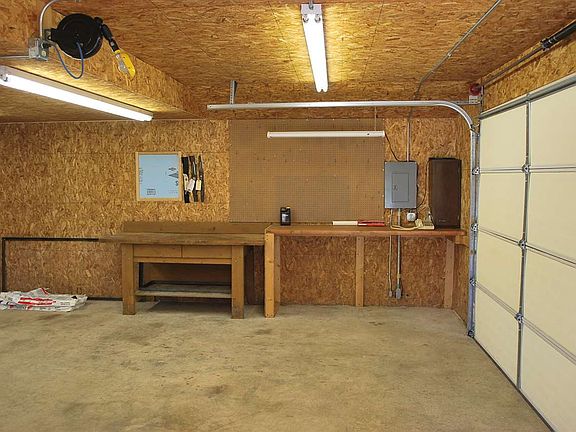 3rd image of 2267 Mariposa Dr