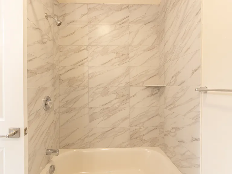 Glasstown Village Apartments — Photo 8
