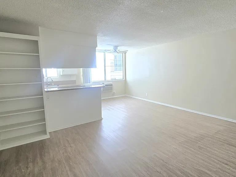 #314 - $1795 with Rent Special: Half-off One Month's Rent!