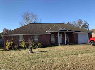 417 Village Dr, Searcy, AR 72143