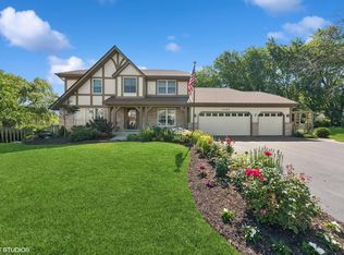 1885 McRae Ln, Mundelein, IL
