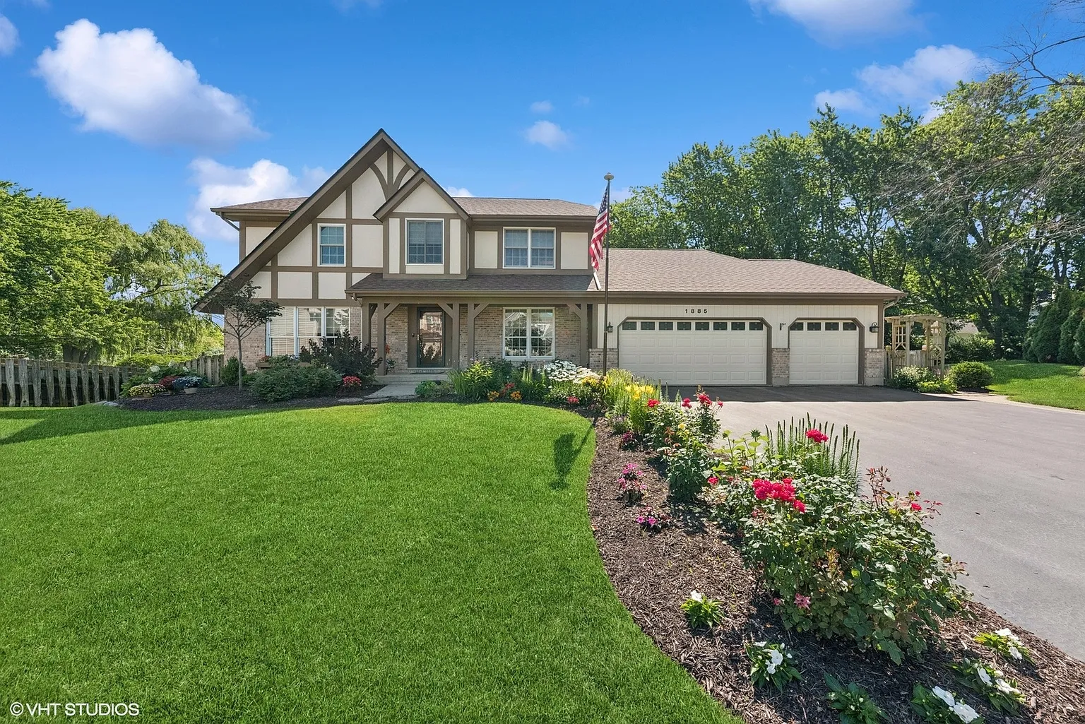 1885 McRae Ln photo 1