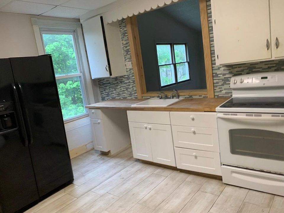 2nd image of 917 Davis Ave