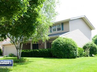 906 Colonade Rd, Shorewood, IL 60404