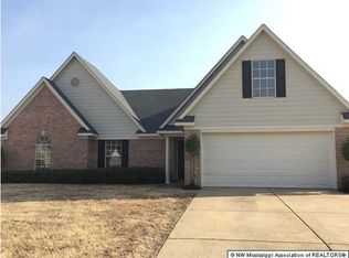 6932 Tealwood Dr, Horn Lake, MS 38637