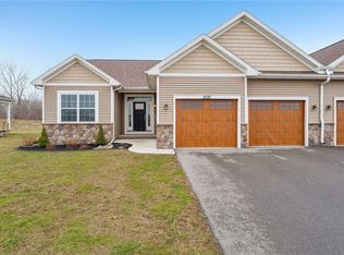 5121 Red Oak Ln, Batavia, NY