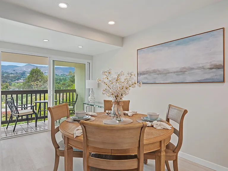 1046 Fairway Rd — Photo 5