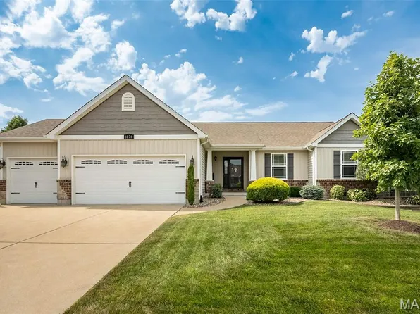 1070 Dardenne Woods Dr, Dardenne Prairie, MO 63368