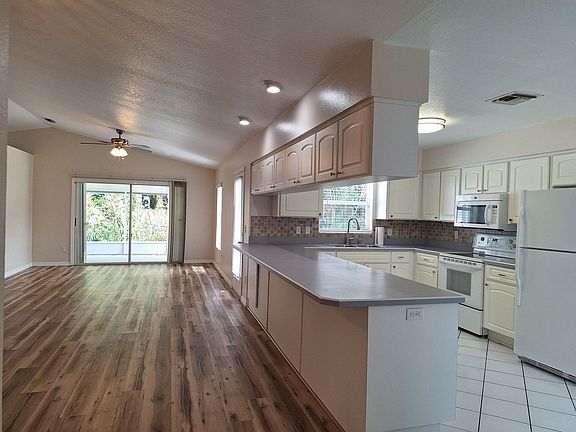 5th image of 1867 Willow Oak Dr