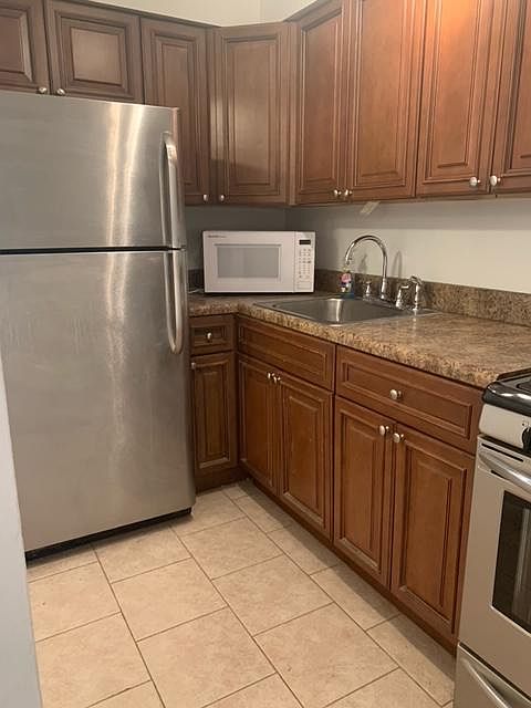 1st image of 9 Charles Ln APT 1E