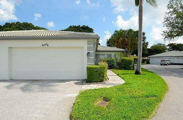 1st image of 3028 Ringwood Mdw #15