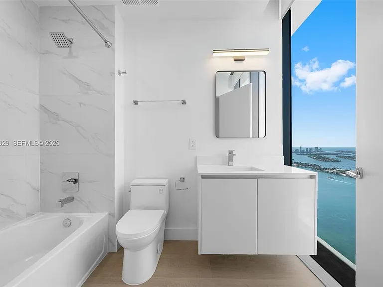 700 NE 24th St #Penthouse 6005 — Photo 24