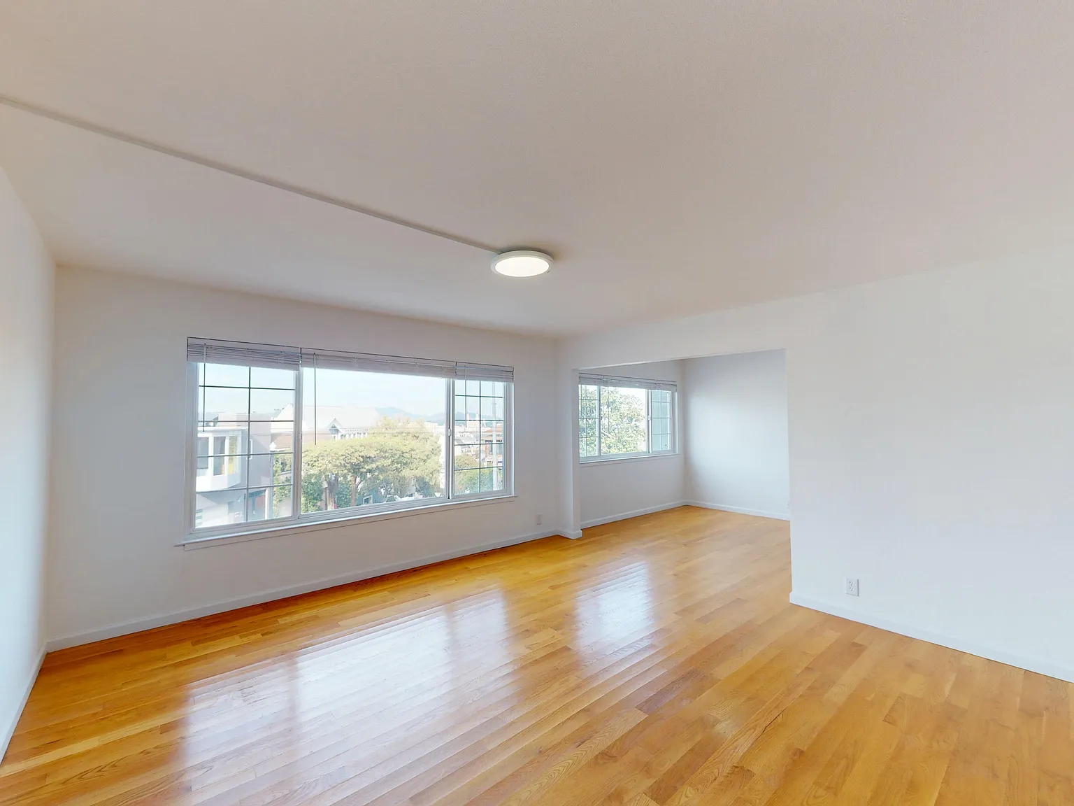 1040 Ashbury Street — Photo 2