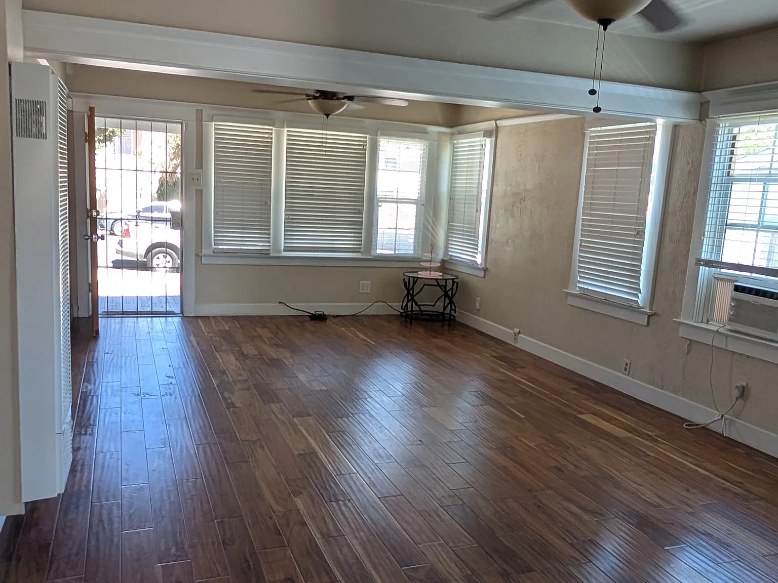3 bed, 1400 sqft, $3,150 — Photo 1